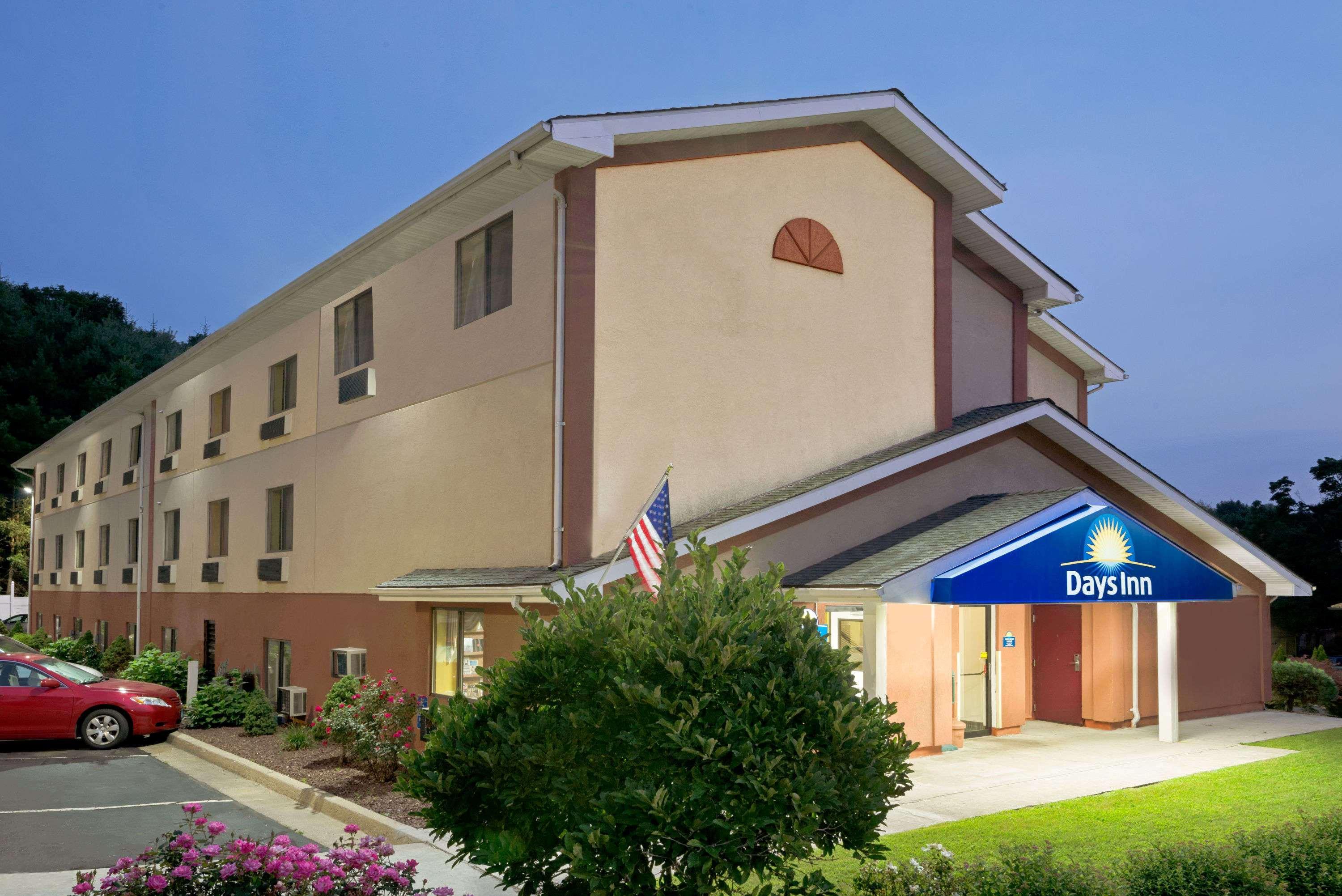 Days Inn By Wyndham Torrington Exterior foto